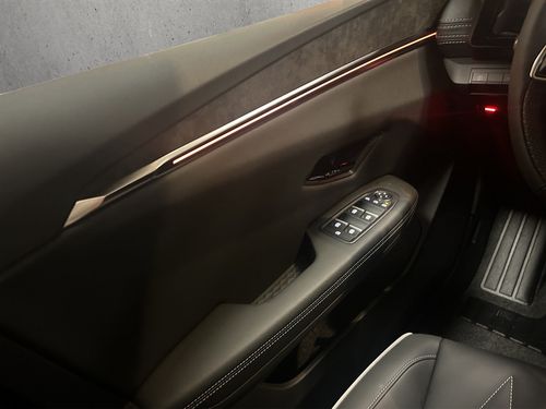 https://csb-strapi-files.fsn1.your-objectstorage.com/inventory-cars/images/0bbb692f1c769b1aaa861b8366e4ece33700aea3/18_500_5833.jpg