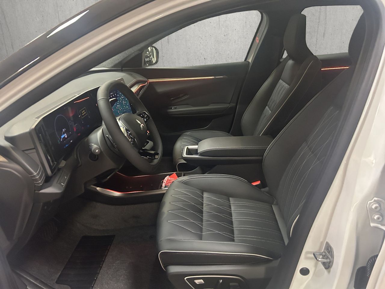https://csb-strapi-files.fsn1.your-objectstorage.com/inventory-cars/images/0bbb692f1c769b1aaa861b8366e4ece33700aea3/19_1280_4747.jpg