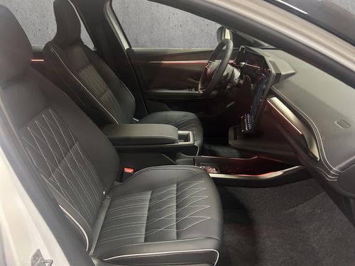 https://csb-strapi-files.fsn1.your-objectstorage.com/inventory-cars/images/0bbb692f1c769b1aaa861b8366e4ece33700aea3/20_500_6970.jpg