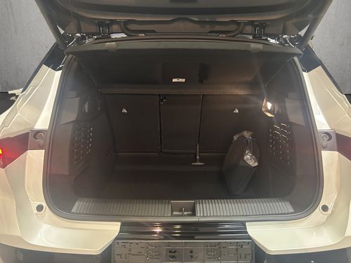 https://csb-strapi-files.fsn1.your-objectstorage.com/inventory-cars/images/0bbb692f1c769b1aaa861b8366e4ece33700aea3/22_500_1647.jpg
