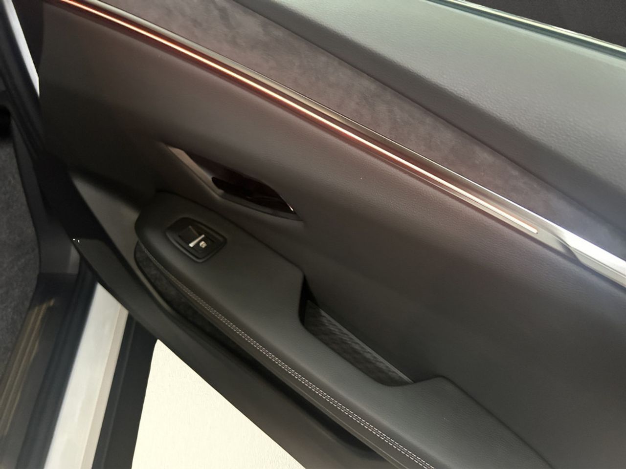 https://csb-strapi-files.fsn1.your-objectstorage.com/inventory-cars/images/0bbb692f1c769b1aaa861b8366e4ece33700aea3/33_1280_7037.jpg