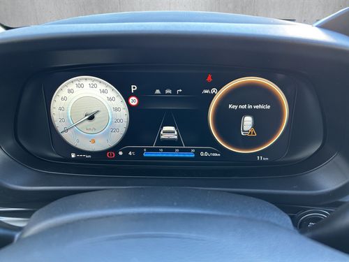 https://csb-strapi-files.fsn1.your-objectstorage.com/inventory-cars/images/0cae2cdccca7f504b669358c89731cd4907df7d5/18_500_4718.jpg