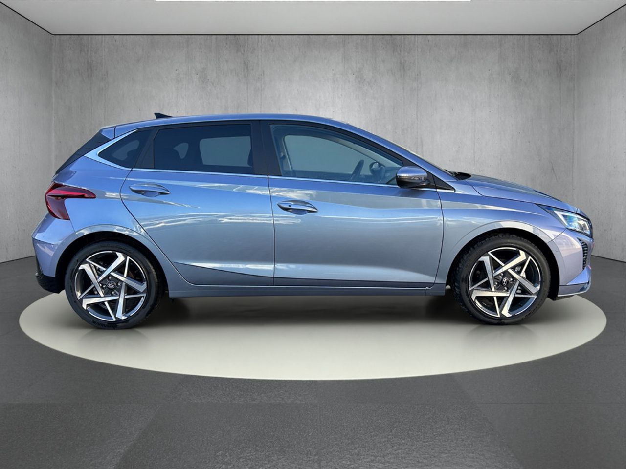 https://csb-strapi-files.fsn1.your-objectstorage.com/inventory-cars/images/0cae2cdccca7f504b669358c89731cd4907df7d5/7_1280_2475.jpg