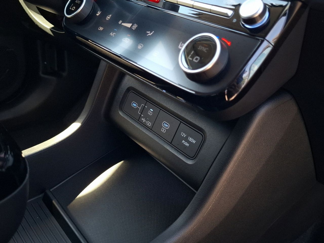 https://csb-strapi-files.fsn1.your-objectstorage.com/inventory-cars/images/0d482dcd3645262cd8c0736d997dfc4c6da9b767/21_1280_8403.jpg