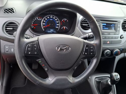 https://csb-strapi-files.fsn1.your-objectstorage.com/inventory-cars/images/0eb1d49f1318ed9a6b12a81f66a207a966c64090/10_500_9264.jpg
