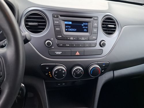 https://csb-strapi-files.fsn1.your-objectstorage.com/inventory-cars/images/0eb1d49f1318ed9a6b12a81f66a207a966c64090/12_500_9353.jpg