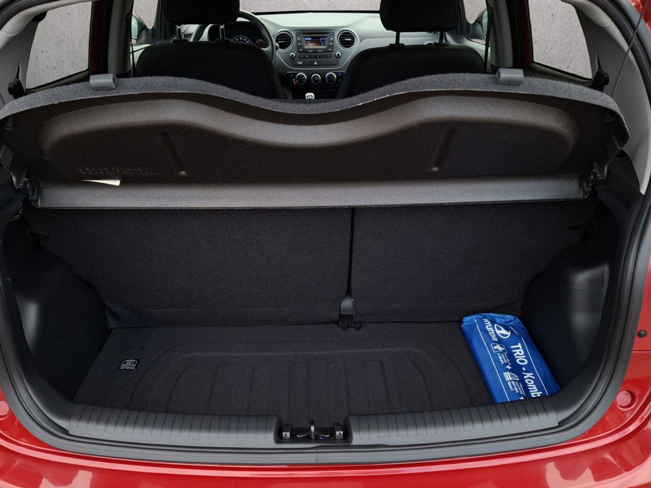 https://csb-strapi-files.fsn1.your-objectstorage.com/inventory-cars/images/0eb1d49f1318ed9a6b12a81f66a207a966c64090/17_1280_6426.jpg