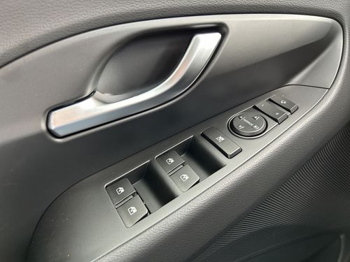 https://csb-strapi-files.fsn1.your-objectstorage.com/inventory-cars/images/0f5d28737ba44506859b95738424d6960ee67d4c/13_500_2584.jpg