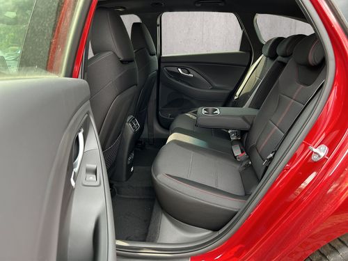 https://csb-strapi-files.fsn1.your-objectstorage.com/inventory-cars/images/0f5d28737ba44506859b95738424d6960ee67d4c/15_500_4188.jpg