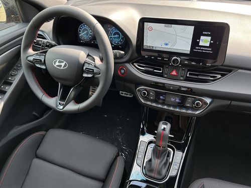 https://csb-strapi-files.fsn1.your-objectstorage.com/inventory-cars/images/0f5d28737ba44506859b95738424d6960ee67d4c/17_500_8262.jpg