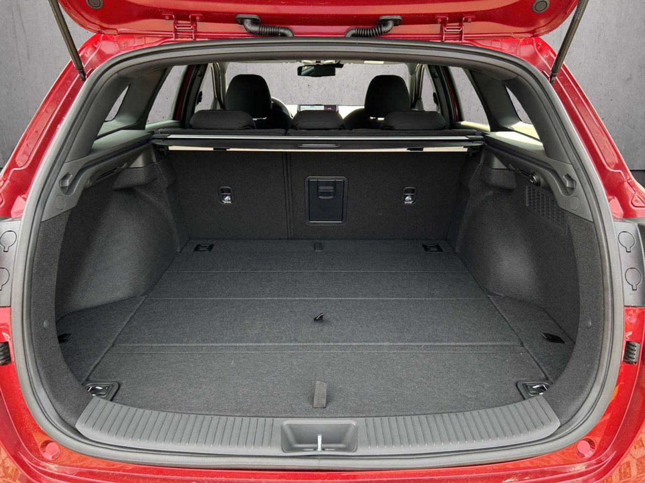 https://csb-strapi-files.fsn1.your-objectstorage.com/inventory-cars/images/0f5d28737ba44506859b95738424d6960ee67d4c/18_1280_9391.jpg