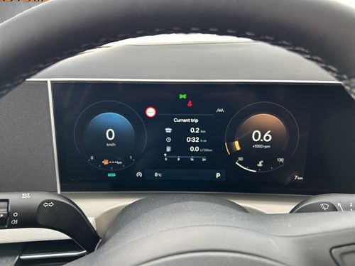 https://csb-strapi-files.fsn1.your-objectstorage.com/inventory-cars/images/0fc2d25e27a330b49ed65f33484a5d6b218e3a80/11_500_4721.jpg