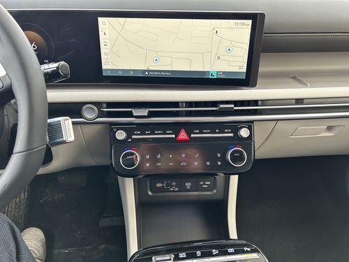 https://csb-strapi-files.fsn1.your-objectstorage.com/inventory-cars/images/0fc2d25e27a330b49ed65f33484a5d6b218e3a80/12_500_9104.jpg