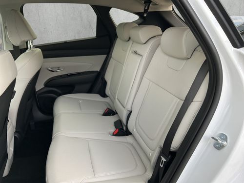 https://csb-strapi-files.fsn1.your-objectstorage.com/inventory-cars/images/0fc2d25e27a330b49ed65f33484a5d6b218e3a80/19_500_2371.jpg
