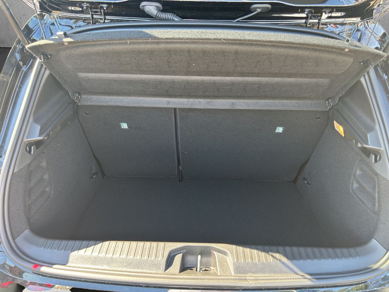 https://csb-strapi-files.fsn1.your-objectstorage.com/inventory-cars/images/10769599d586535a2e76be044091eeb991b43ddd/17_1280_4093.jpg