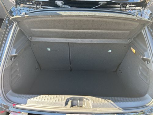 https://csb-strapi-files.fsn1.your-objectstorage.com/inventory-cars/images/10769599d586535a2e76be044091eeb991b43ddd/17_500_7116.jpg