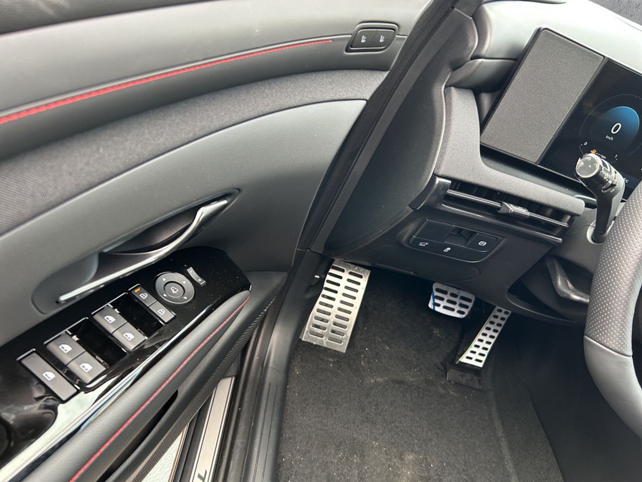 https://csb-strapi-files.fsn1.your-objectstorage.com/inventory-cars/images/10dccf8ecfec690fa90dc84e9ab7ff5ff3022d32/11_1280_9042.jpg