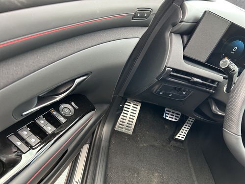 https://csb-strapi-files.fsn1.your-objectstorage.com/inventory-cars/images/10dccf8ecfec690fa90dc84e9ab7ff5ff3022d32/11_500_8494.jpg