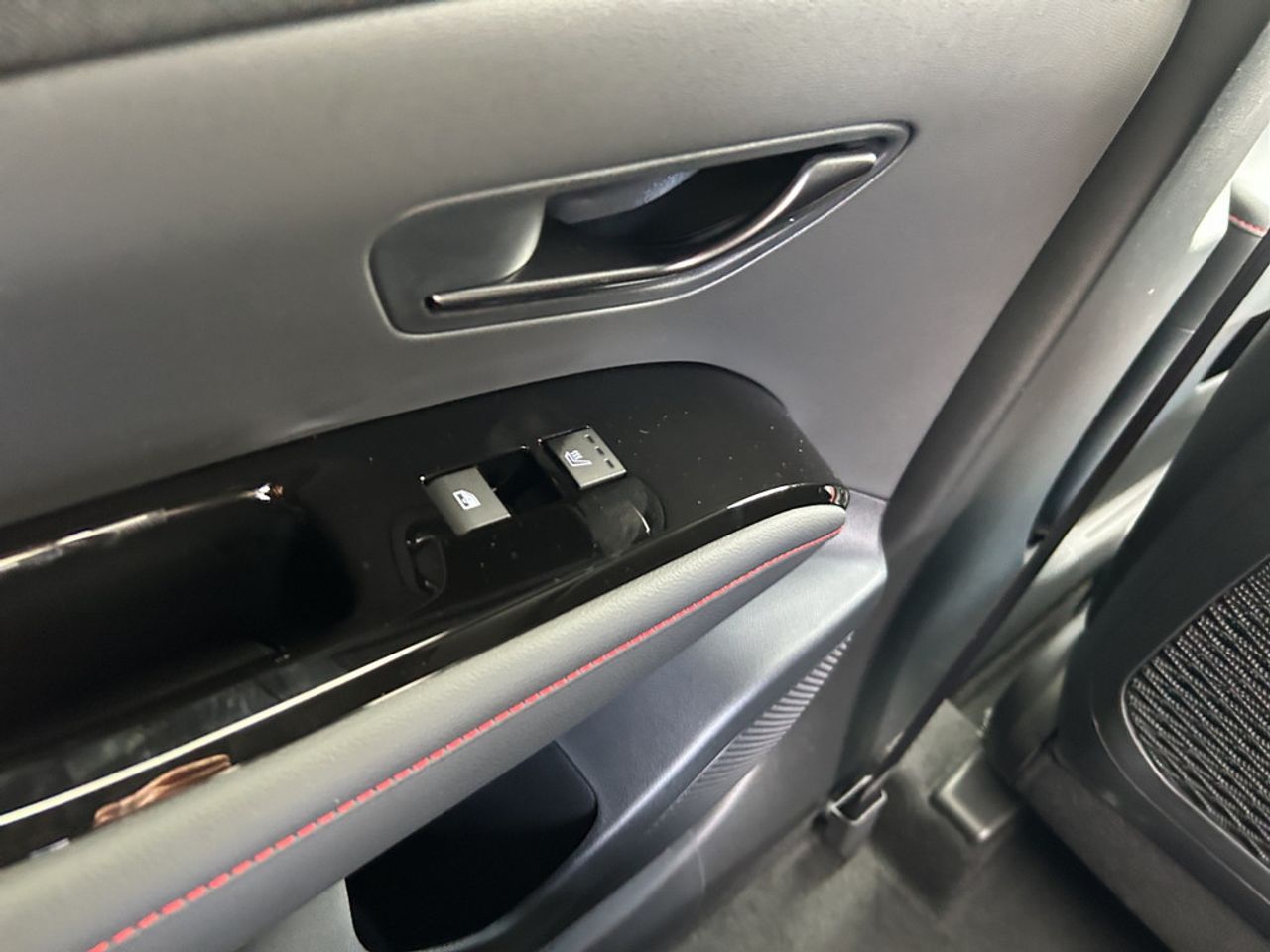 https://csb-strapi-files.fsn1.your-objectstorage.com/inventory-cars/images/10dccf8ecfec690fa90dc84e9ab7ff5ff3022d32/32_1280_5203.jpg