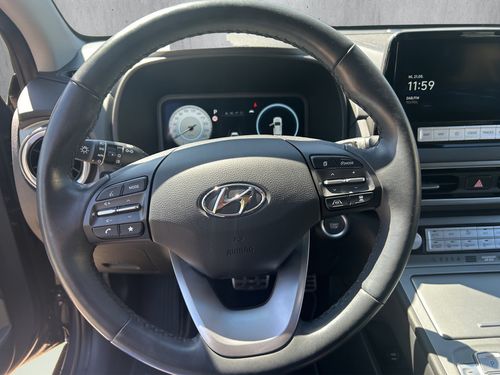 https://csb-strapi-files.fsn1.your-objectstorage.com/inventory-cars/images/110070deae6cc8e85ab2cbb6e771ef06f3b2170d/10_500_1267.jpg