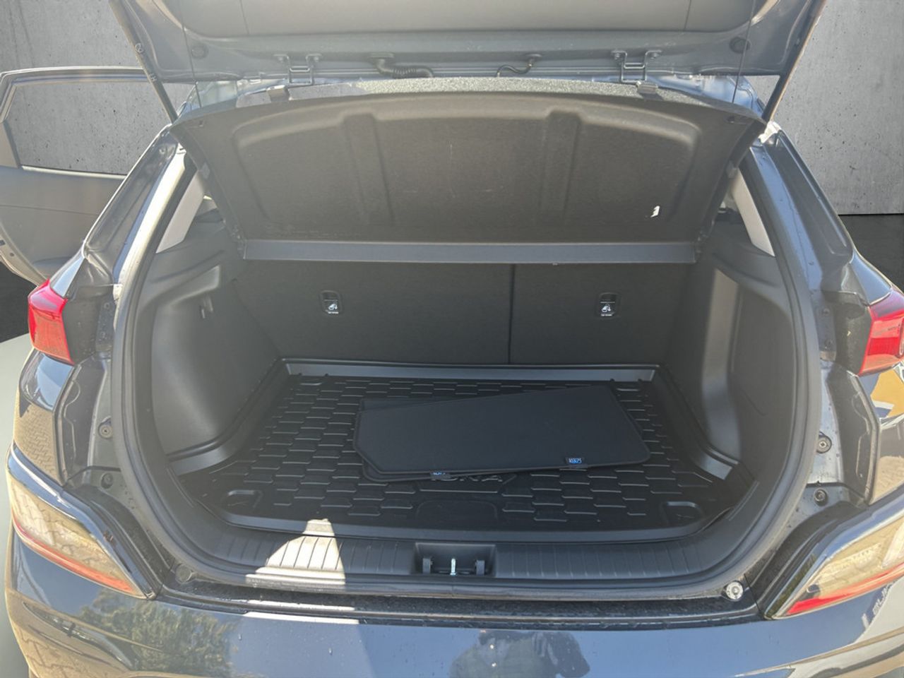 https://csb-strapi-files.fsn1.your-objectstorage.com/inventory-cars/images/110070deae6cc8e85ab2cbb6e771ef06f3b2170d/18_1280_1051.jpg