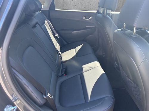 https://csb-strapi-files.fsn1.your-objectstorage.com/inventory-cars/images/110070deae6cc8e85ab2cbb6e771ef06f3b2170d/19_500_9758.jpg
