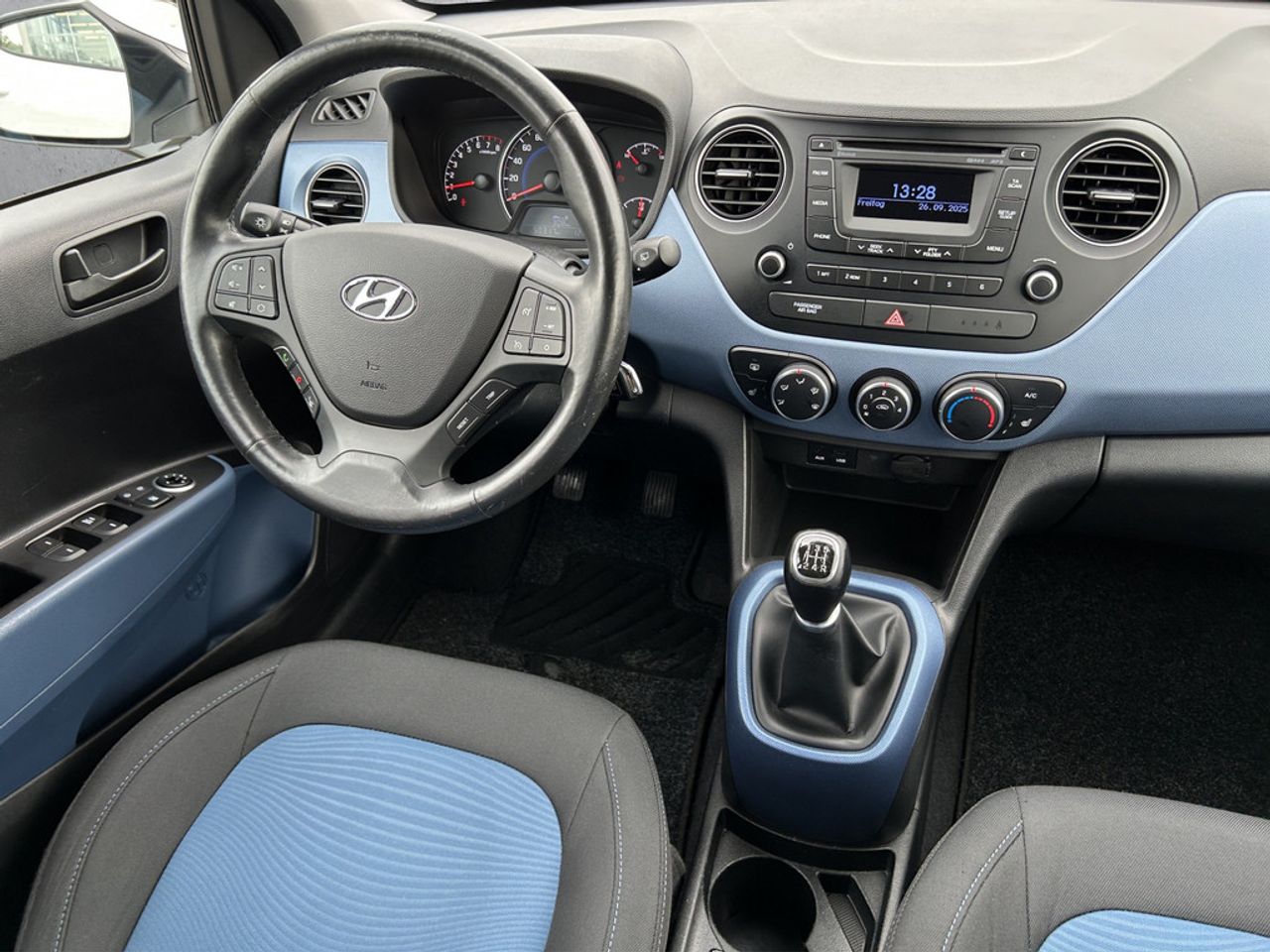 https://csb-strapi-files.fsn1.your-objectstorage.com/inventory-cars/images/1125e4c7f824ffa3c672c7cd2b06413dc9a69d93/16_1280_3520.jpg