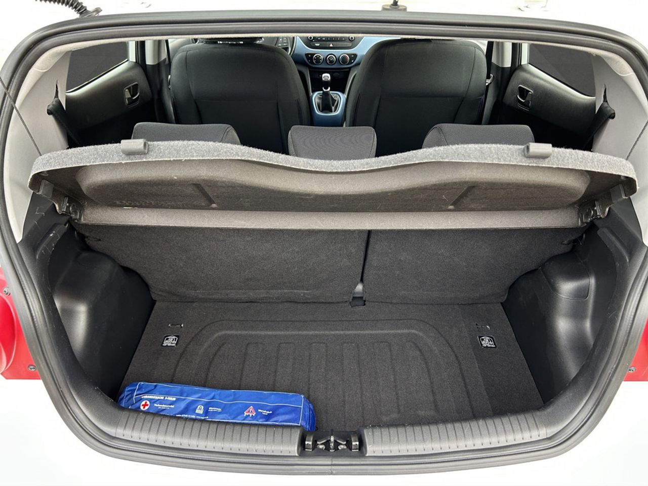 https://csb-strapi-files.fsn1.your-objectstorage.com/inventory-cars/images/1125e4c7f824ffa3c672c7cd2b06413dc9a69d93/17_1280_1904.jpg