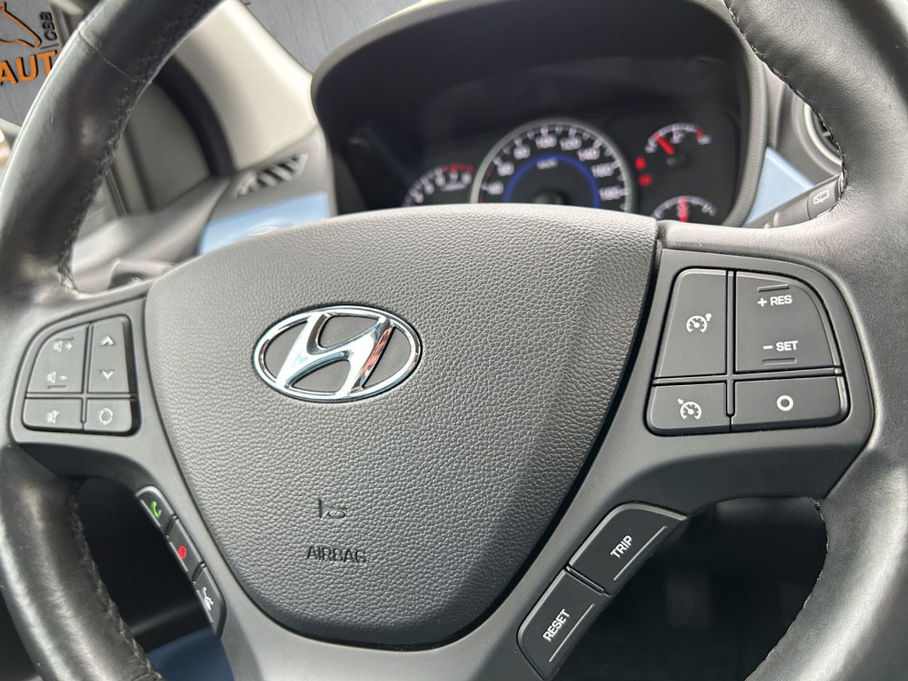 https://csb-strapi-files.fsn1.your-objectstorage.com/inventory-cars/images/1125e4c7f824ffa3c672c7cd2b06413dc9a69d93/21_1280_2804.jpg