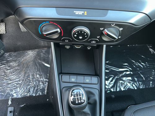 https://csb-strapi-files.fsn1.your-objectstorage.com/inventory-cars/images/122c6c8df68060d5f76706f237e402aa05e6049b/17_500_1393.jpg