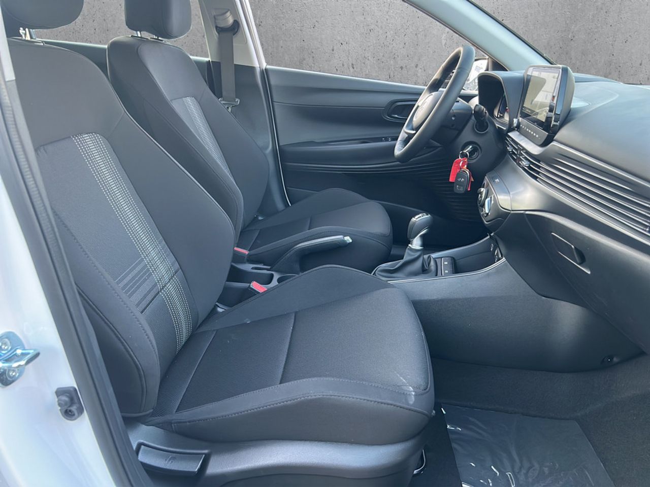 https://csb-strapi-files.fsn1.your-objectstorage.com/inventory-cars/images/122c6c8df68060d5f76706f237e402aa05e6049b/20_1280_4888.jpg