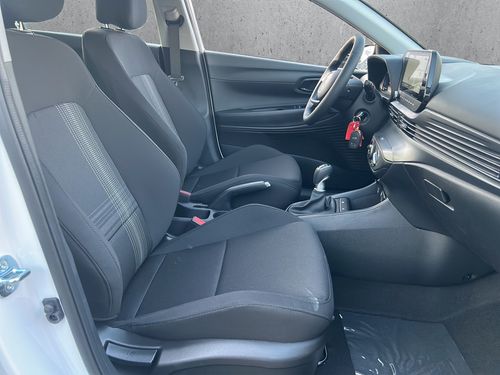 https://csb-strapi-files.fsn1.your-objectstorage.com/inventory-cars/images/122c6c8df68060d5f76706f237e402aa05e6049b/20_500_7654.jpg