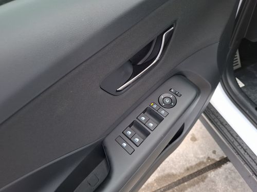 https://csb-strapi-files.fsn1.your-objectstorage.com/inventory-cars/images/1258b1e02e2691ad07bad2ad0cf2379bf0098145/13_500_3649.jpg