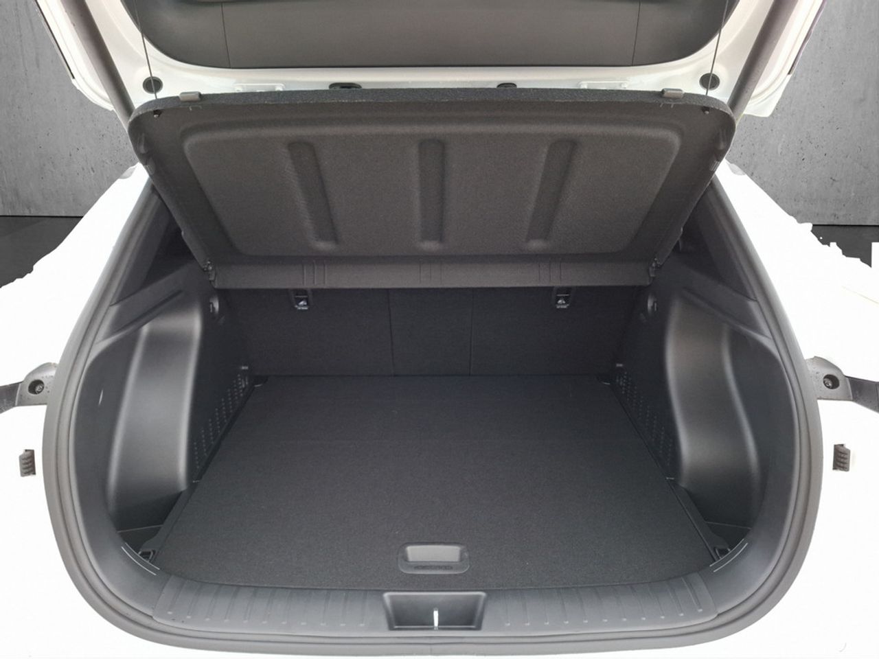 https://csb-strapi-files.fsn1.your-objectstorage.com/inventory-cars/images/1258b1e02e2691ad07bad2ad0cf2379bf0098145/18_1280_5386.jpg