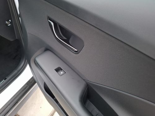 https://csb-strapi-files.fsn1.your-objectstorage.com/inventory-cars/images/1258b1e02e2691ad07bad2ad0cf2379bf0098145/21_500_6251.jpg