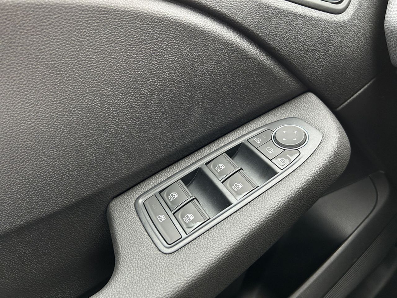https://csb-strapi-files.fsn1.your-objectstorage.com/inventory-cars/images/12cb96445faf1b4a3bec6edfd2b0a27c21ad9e8e/13_1280_6260.jpg