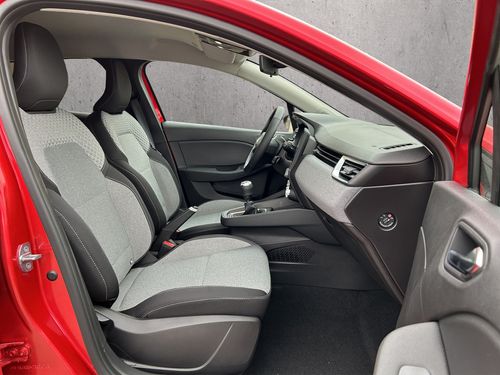 https://csb-strapi-files.fsn1.your-objectstorage.com/inventory-cars/images/12cb96445faf1b4a3bec6edfd2b0a27c21ad9e8e/19_500_7314.jpg