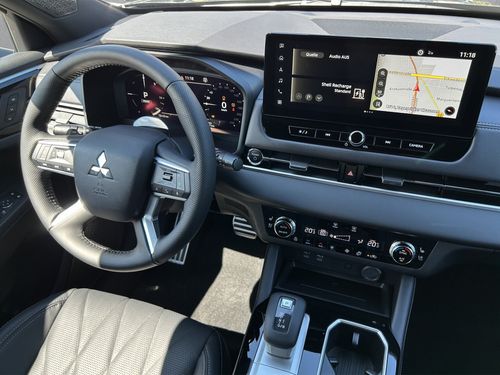 https://csb-strapi-files.fsn1.your-objectstorage.com/inventory-cars/images/12fc3b3b5a884fc35c87101df2ed6952d9d74d60/16_500_2719.jpg