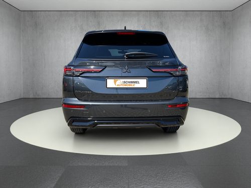 https://csb-strapi-files.fsn1.your-objectstorage.com/inventory-cars/images/12fc3b3b5a884fc35c87101df2ed6952d9d74d60/5_500_4560.jpg