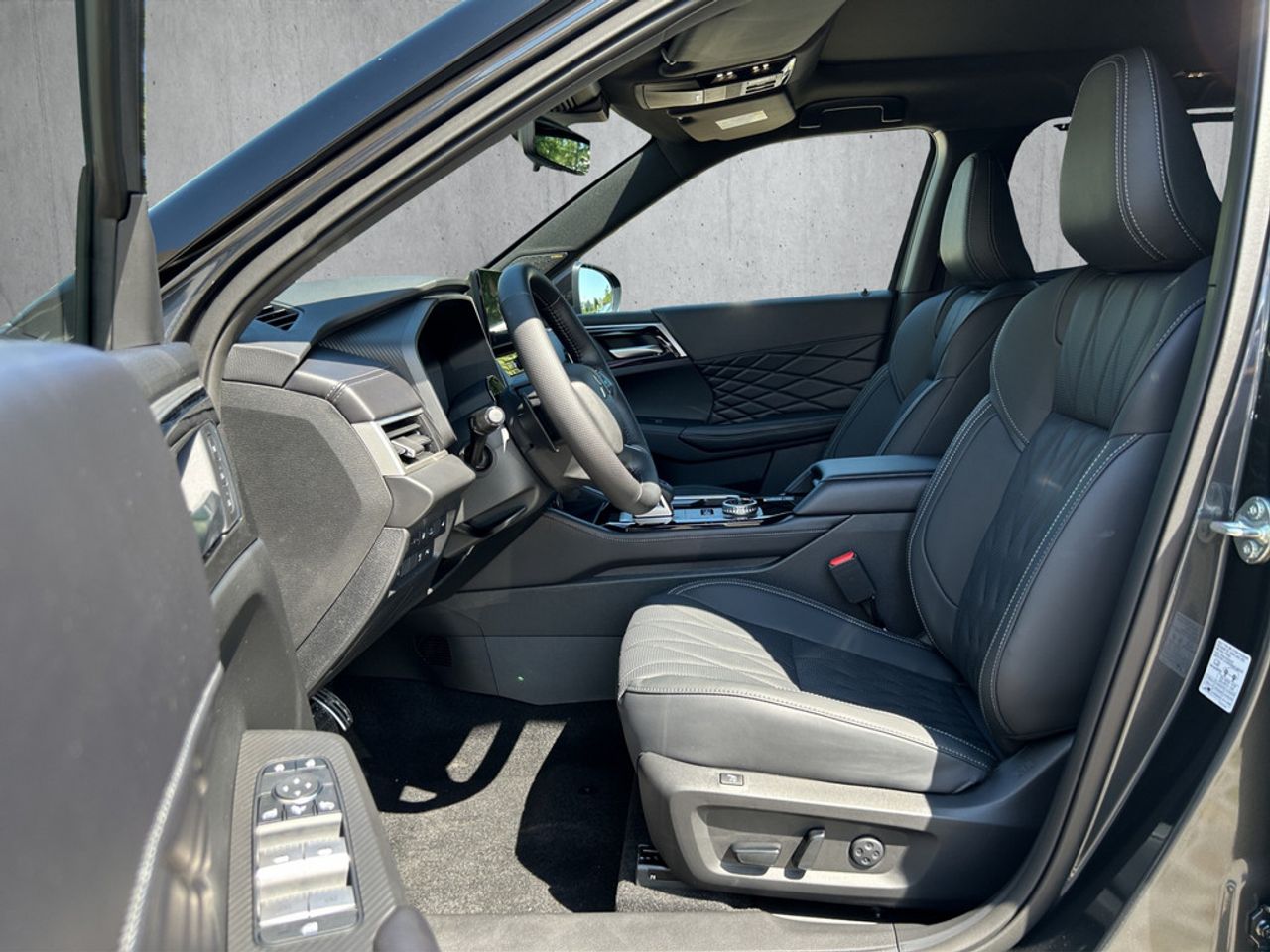 https://csb-strapi-files.fsn1.your-objectstorage.com/inventory-cars/images/12fc3b3b5a884fc35c87101df2ed6952d9d74d60/9_1280_3431.jpg