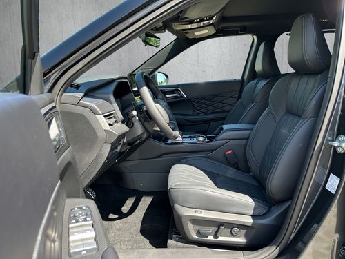 https://csb-strapi-files.fsn1.your-objectstorage.com/inventory-cars/images/12fc3b3b5a884fc35c87101df2ed6952d9d74d60/9_500_3759.jpg
