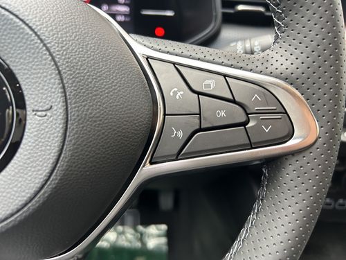 https://csb-strapi-files.fsn1.your-objectstorage.com/inventory-cars/images/1347fb106bcb55aaba0b2a59972b027c74537c36/13_500_5628.jpg