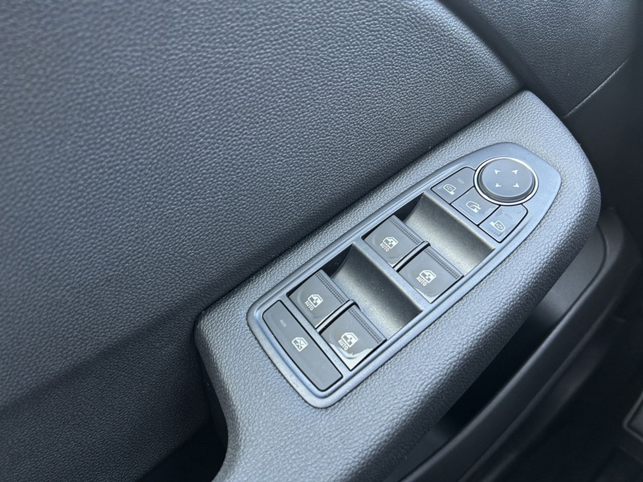 https://csb-strapi-files.fsn1.your-objectstorage.com/inventory-cars/images/13d371ab81a0ba8ba8a349b7d4e7e2190be62213/13_1280_4426.jpg