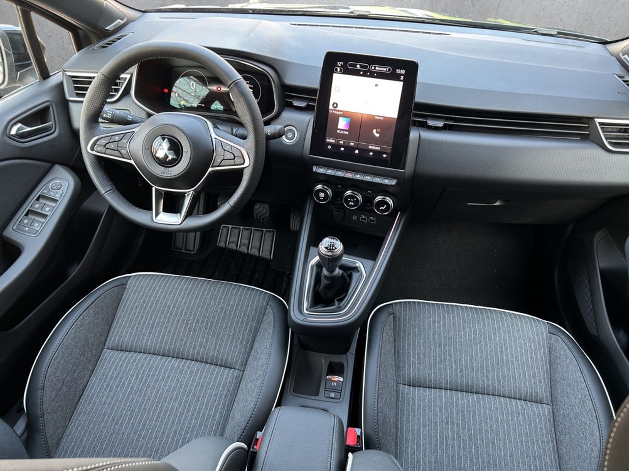 https://csb-strapi-files.fsn1.your-objectstorage.com/inventory-cars/images/13d371ab81a0ba8ba8a349b7d4e7e2190be62213/15_1280_7893.jpg