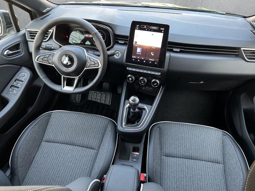 https://csb-strapi-files.fsn1.your-objectstorage.com/inventory-cars/images/13d371ab81a0ba8ba8a349b7d4e7e2190be62213/15_500_6566.jpg