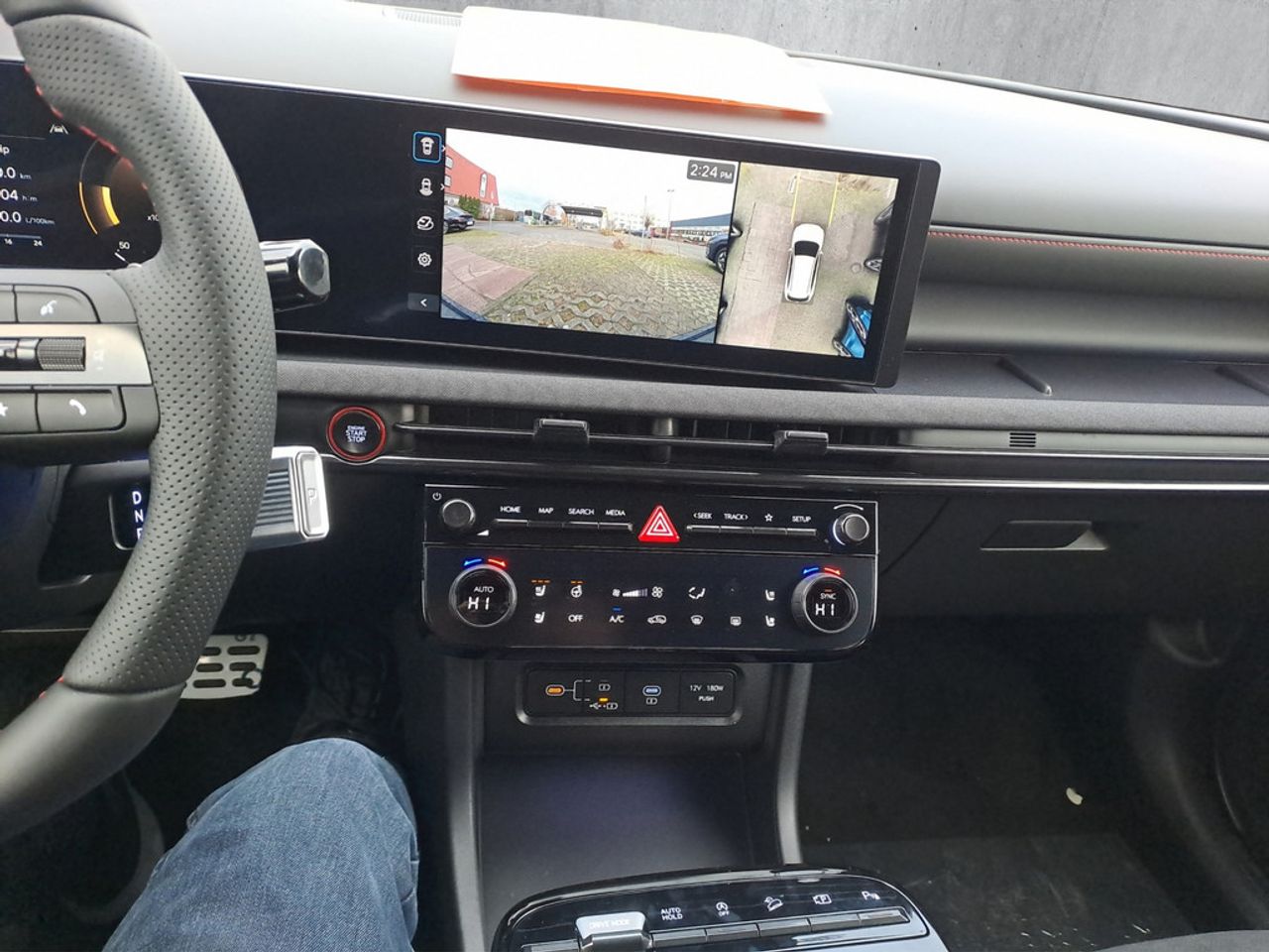 https://csb-strapi-files.fsn1.your-objectstorage.com/inventory-cars/images/14226628820362467937623e87e67c4f31dca504/12_1280_5165.jpg