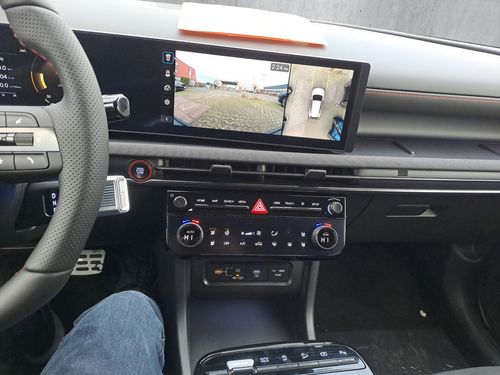 https://csb-strapi-files.fsn1.your-objectstorage.com/inventory-cars/images/14226628820362467937623e87e67c4f31dca504/12_500_4629.jpg