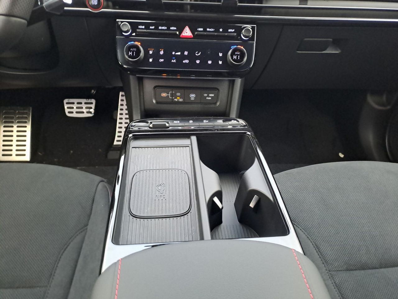 https://csb-strapi-files.fsn1.your-objectstorage.com/inventory-cars/images/14226628820362467937623e87e67c4f31dca504/17_1280_3165.jpg