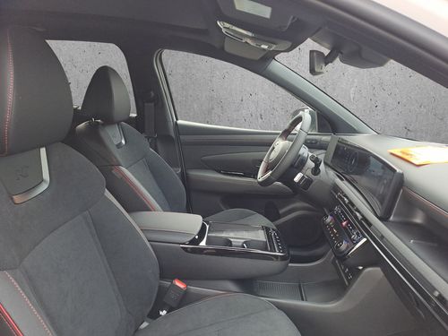 https://csb-strapi-files.fsn1.your-objectstorage.com/inventory-cars/images/14226628820362467937623e87e67c4f31dca504/20_500_3051.jpg