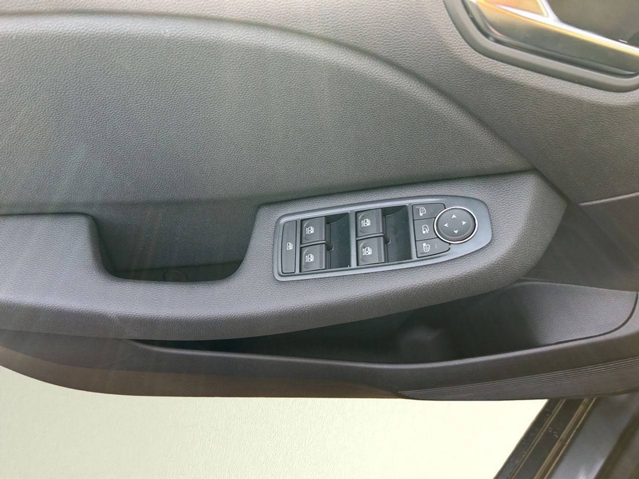 https://csb-strapi-files.fsn1.your-objectstorage.com/inventory-cars/images/14b102c687ea1ab7b6a7191a0fa69b68befc6720/13_1280_1337.jpg